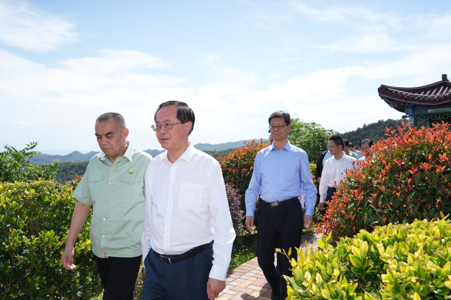 202406261719378976394979.jpg 2024.06.23全國政協常委、人口資源環境委員會主任車俊蒞臨金徽股份視察.jpg