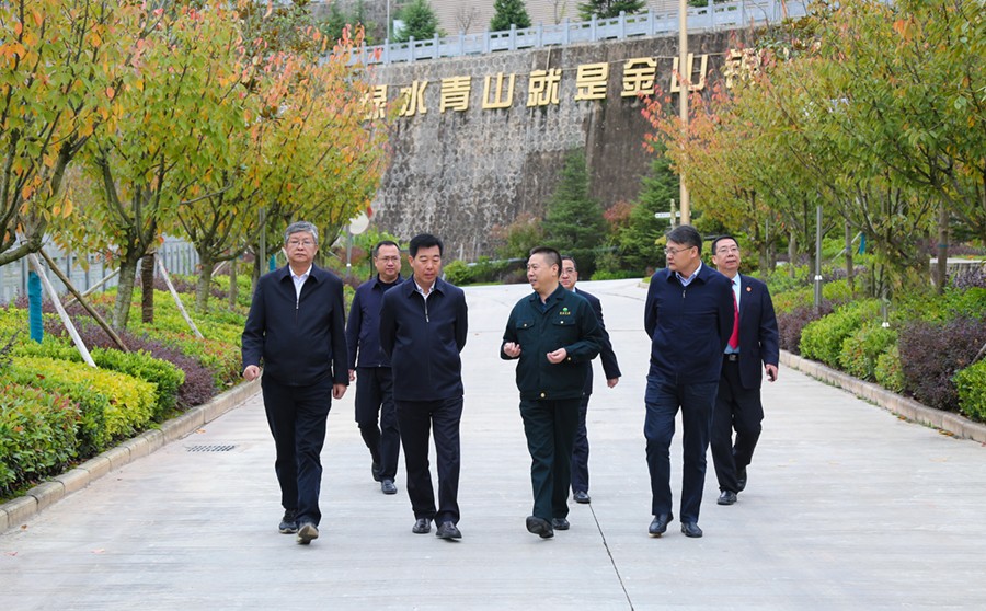 202406261719381609828900.jpg 29-2021年10月,甘肅省高級人民法院院長張海波蒞臨公司調研。.jpg