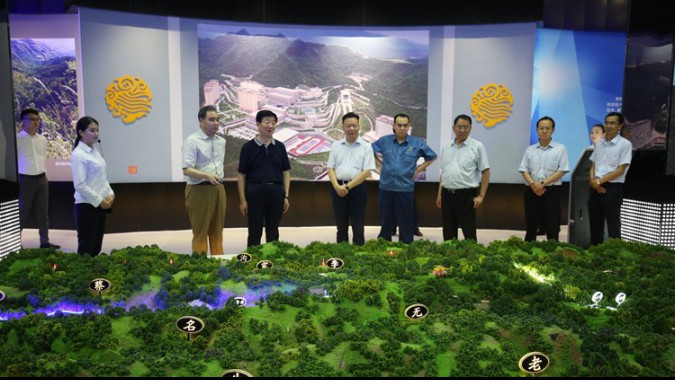 省人大常委會黨組書記、副主任王璽玉一行蒞臨金徽股份視察項(xiàng)目建設(shè)工作